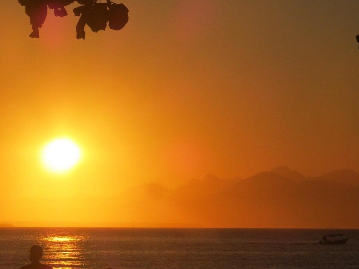 Casa Estilosa E Rustica Com Vista Para O Por Do Sol Da Ilha Do Mel! Esterno foto